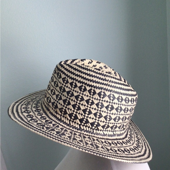 Hat - Picture 3 of 6